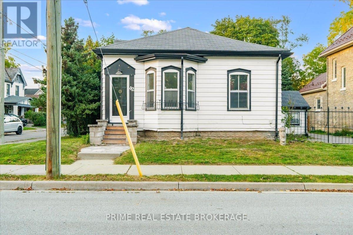 42 Bruce Street, London South, Ontario  N6C 1G6 - Photo 2 - X13880364