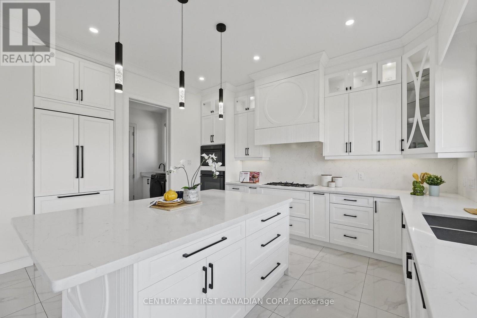 200 Snyders Avenue, Central Elgin, Ontario  N0L 1B0 - Photo 13 - X13880380