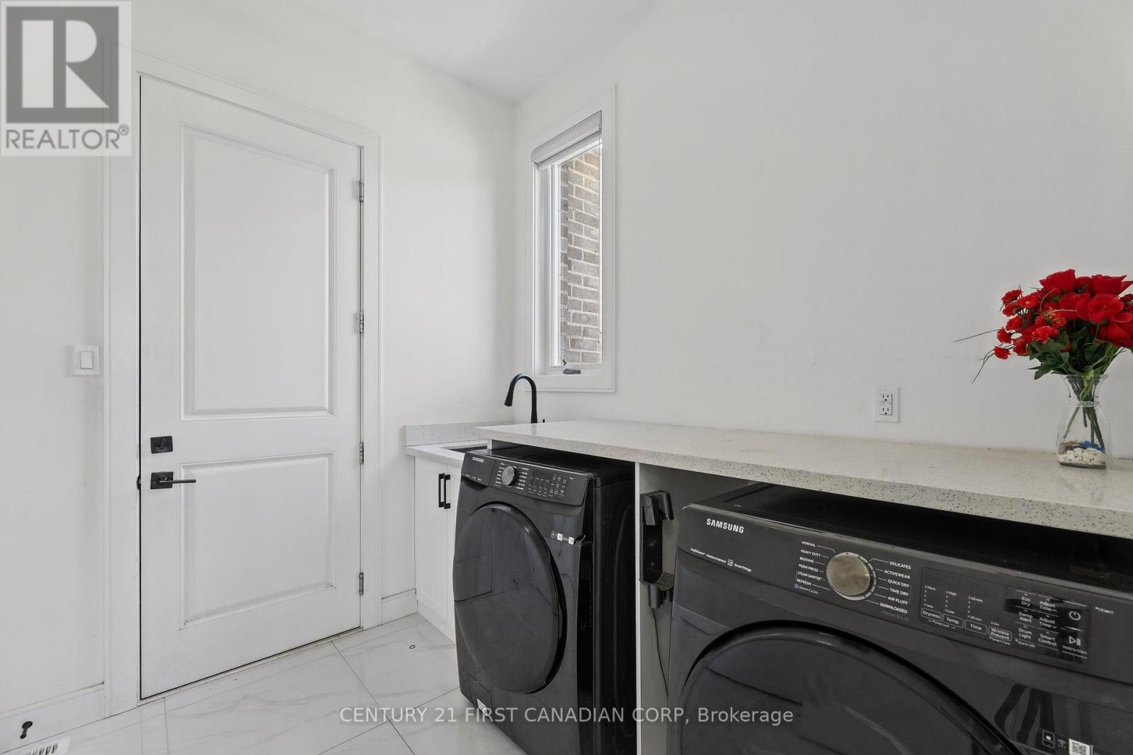 200 Snyders Avenue, Central Elgin, Ontario  N0L 1B0 - Photo 14 - X13880380