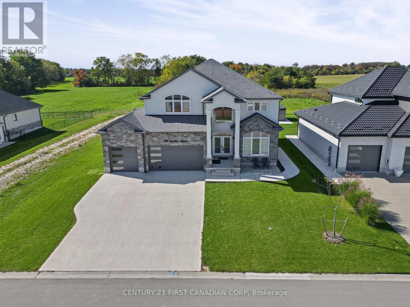 200 Snyders Avenue, Central Elgin, Ontario  N0L 1B0 - Photo 2 - X13880380