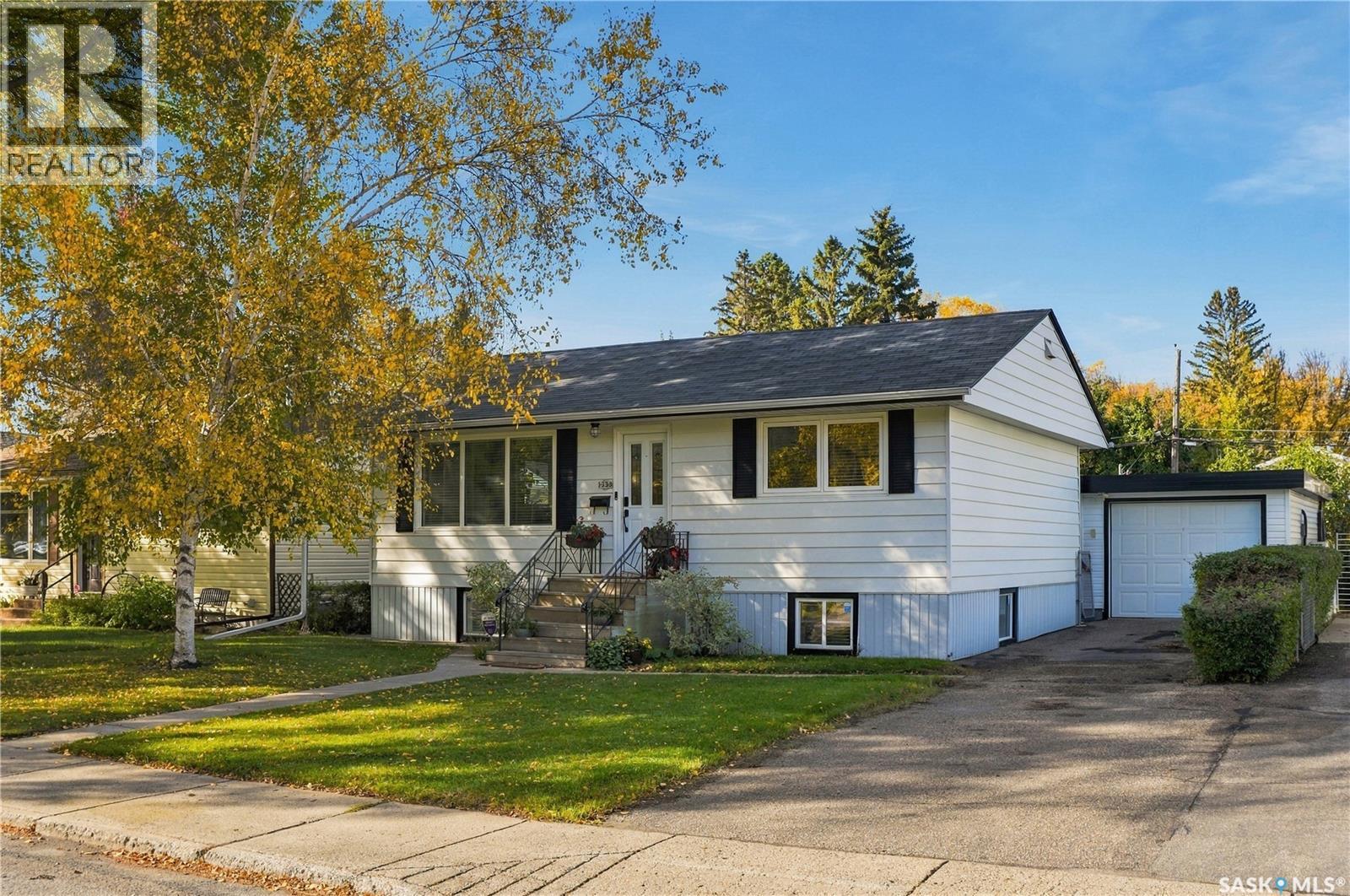 1333 M AVENUE S, saskatoon, Saskatchewan