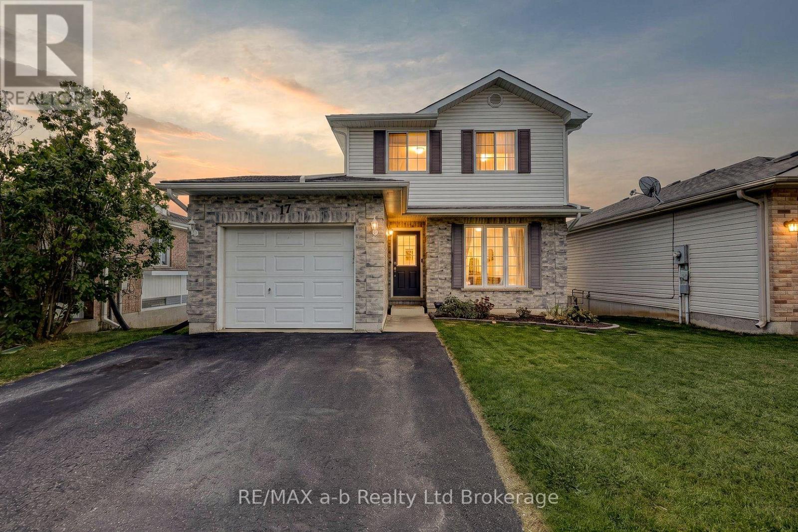 17 Rossiter Road, Ingersoll, Ontario N5C 4C9 - Photo 2 - X13880412