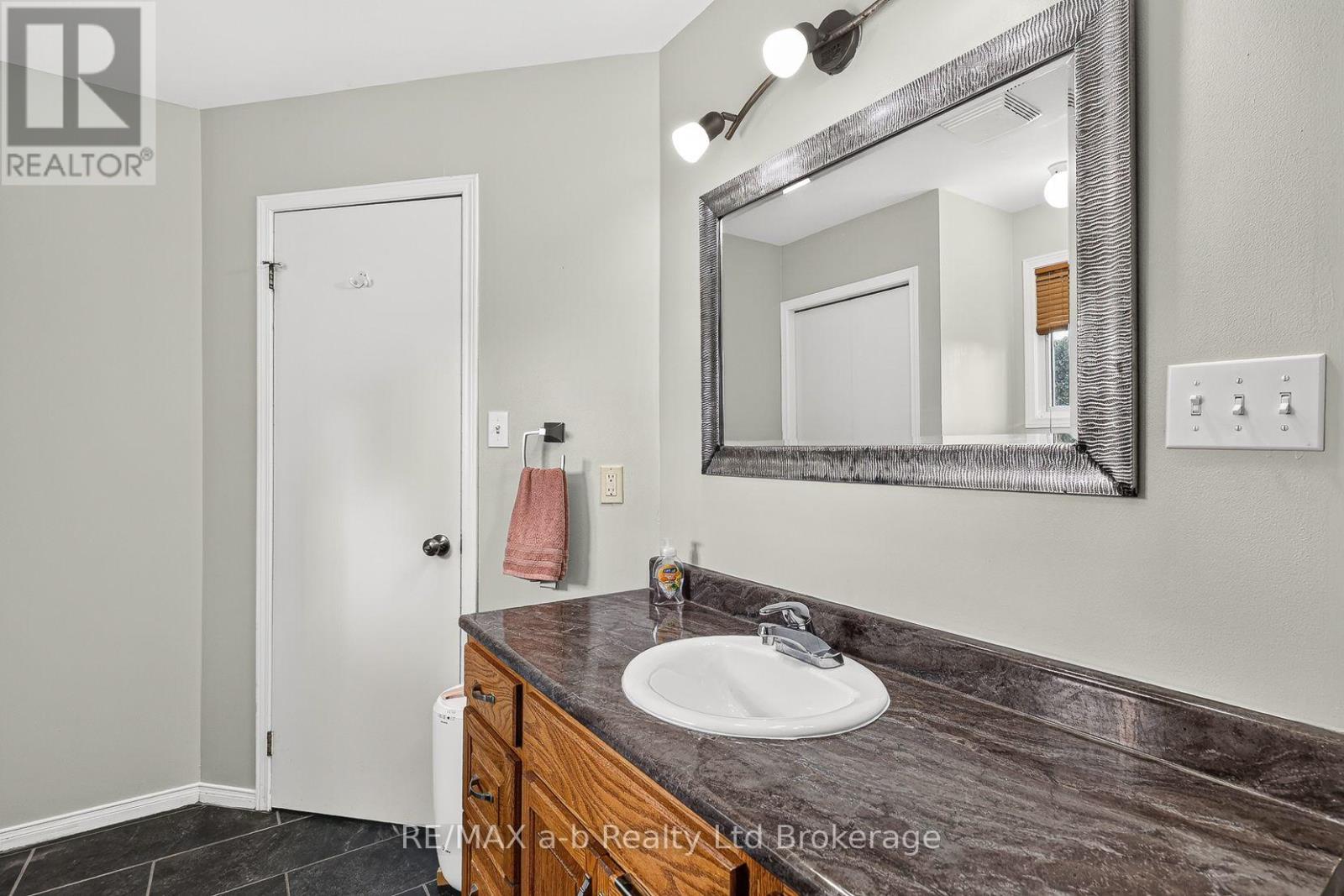 17 Rossiter Road, Ingersoll, Ontario N5C 4C9 - Photo 34 - X13880412