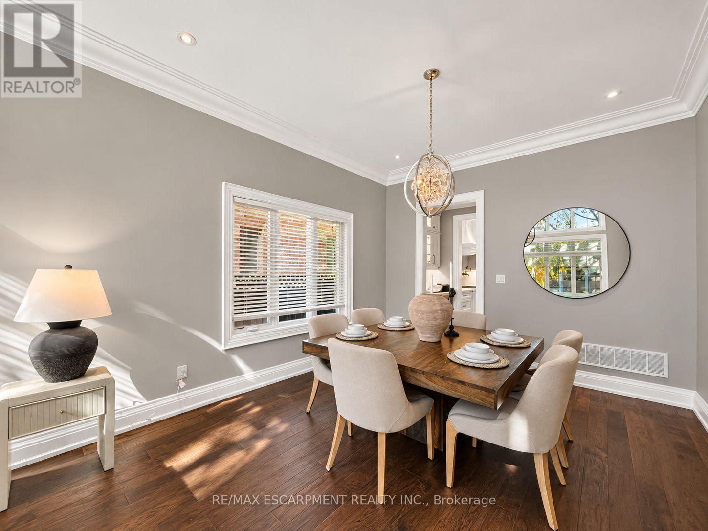 389 Belvenia Road, Burlington, Ontario  L7L 2G7 - Photo 9 - W13879498