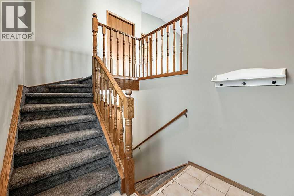 188 Deersaxon Circle SE, Calgary, Alberta  T2J 6R5 - Photo 3 - A2347847