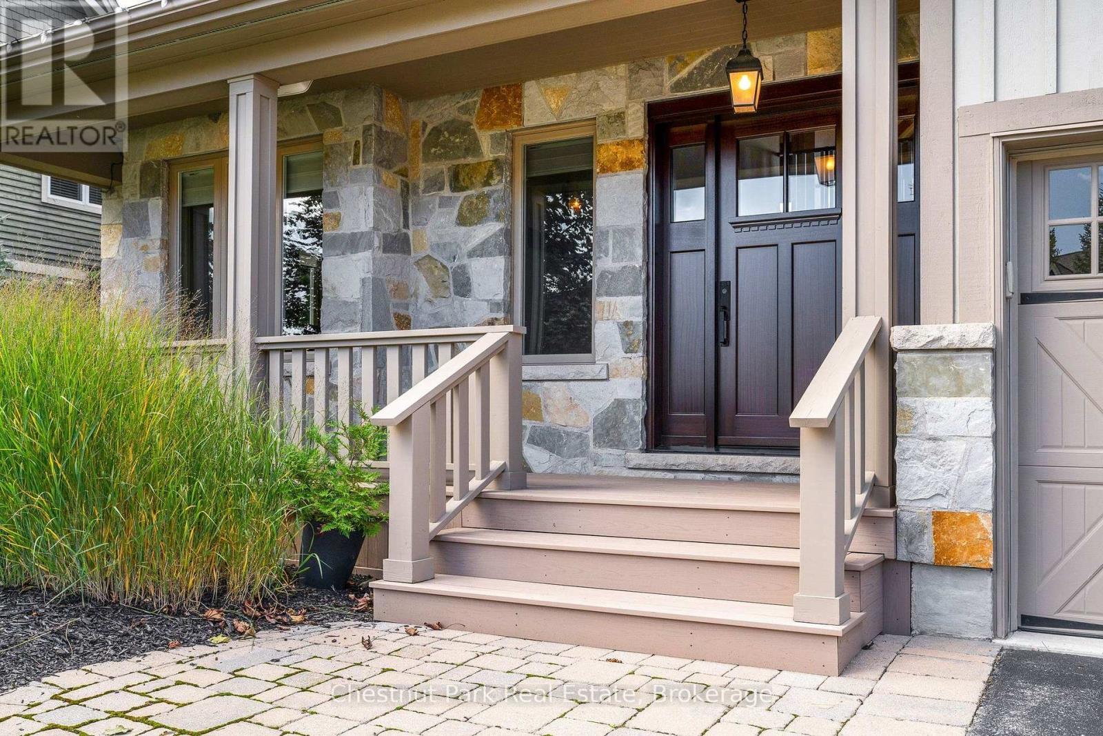 124 Snowbridge Way, Blue Mountains, Ontario  L9Y 0V1 - Photo 3 - X13880428