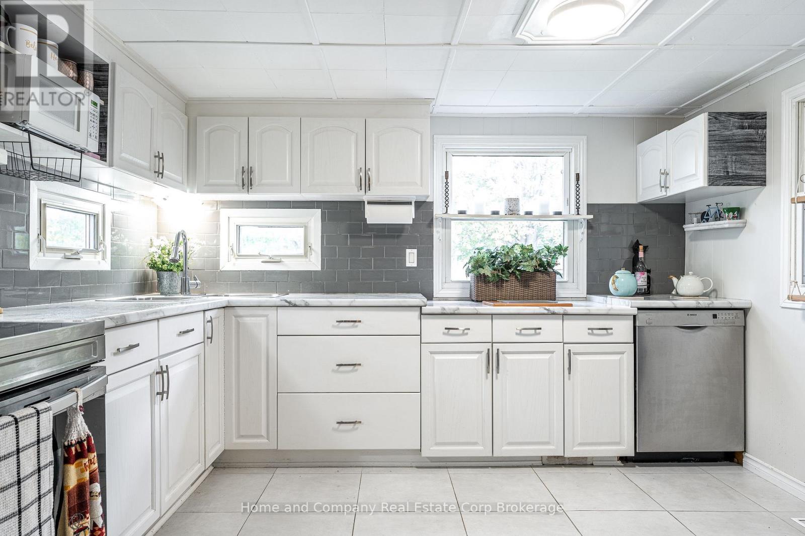 114 Oak Street, Perth East, Ontario  N5A 6S6 - Photo 4 - X13880492