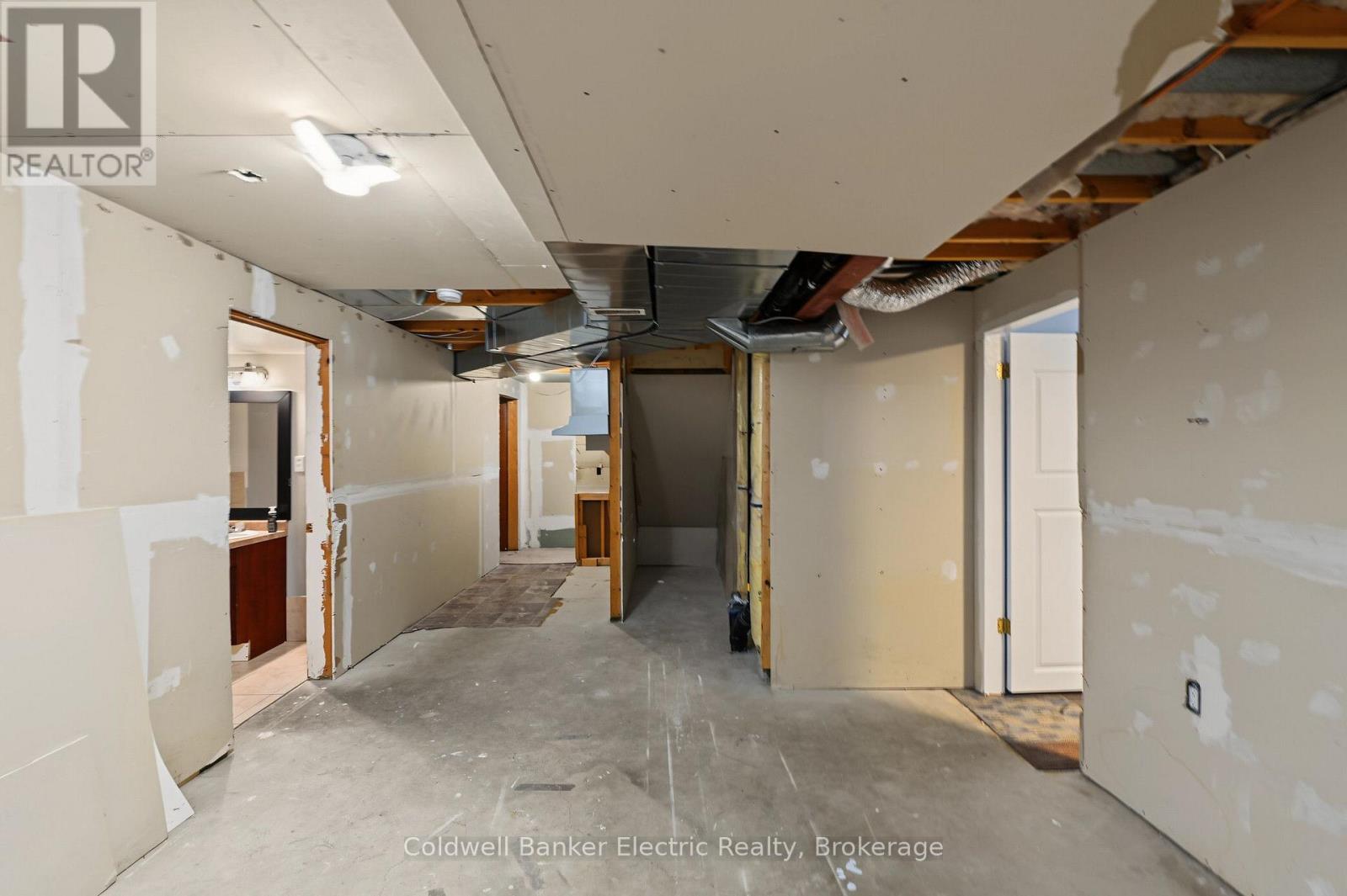 2334 Marsdale Drive, Peterborough, Ontario  K9L 0B7 - Photo 30 - X13880422