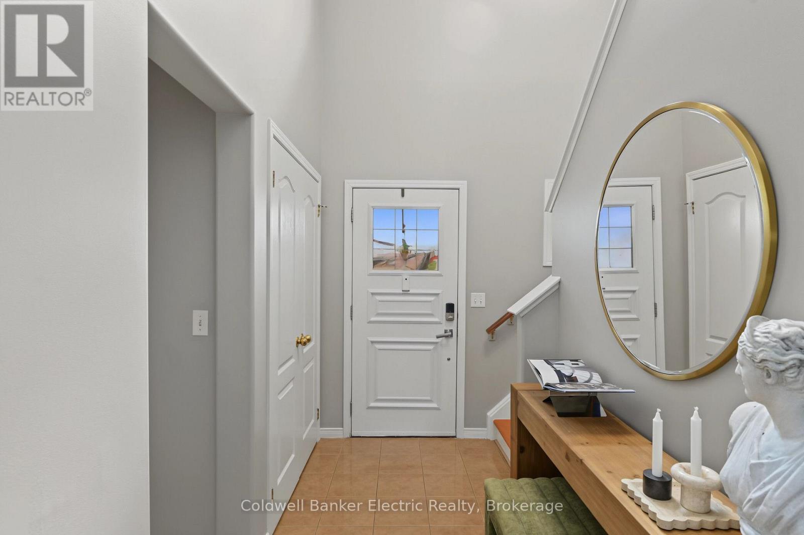 2334 Marsdale Drive, Peterborough, Ontario  K9L 0B7 - Photo 4 - X13880422