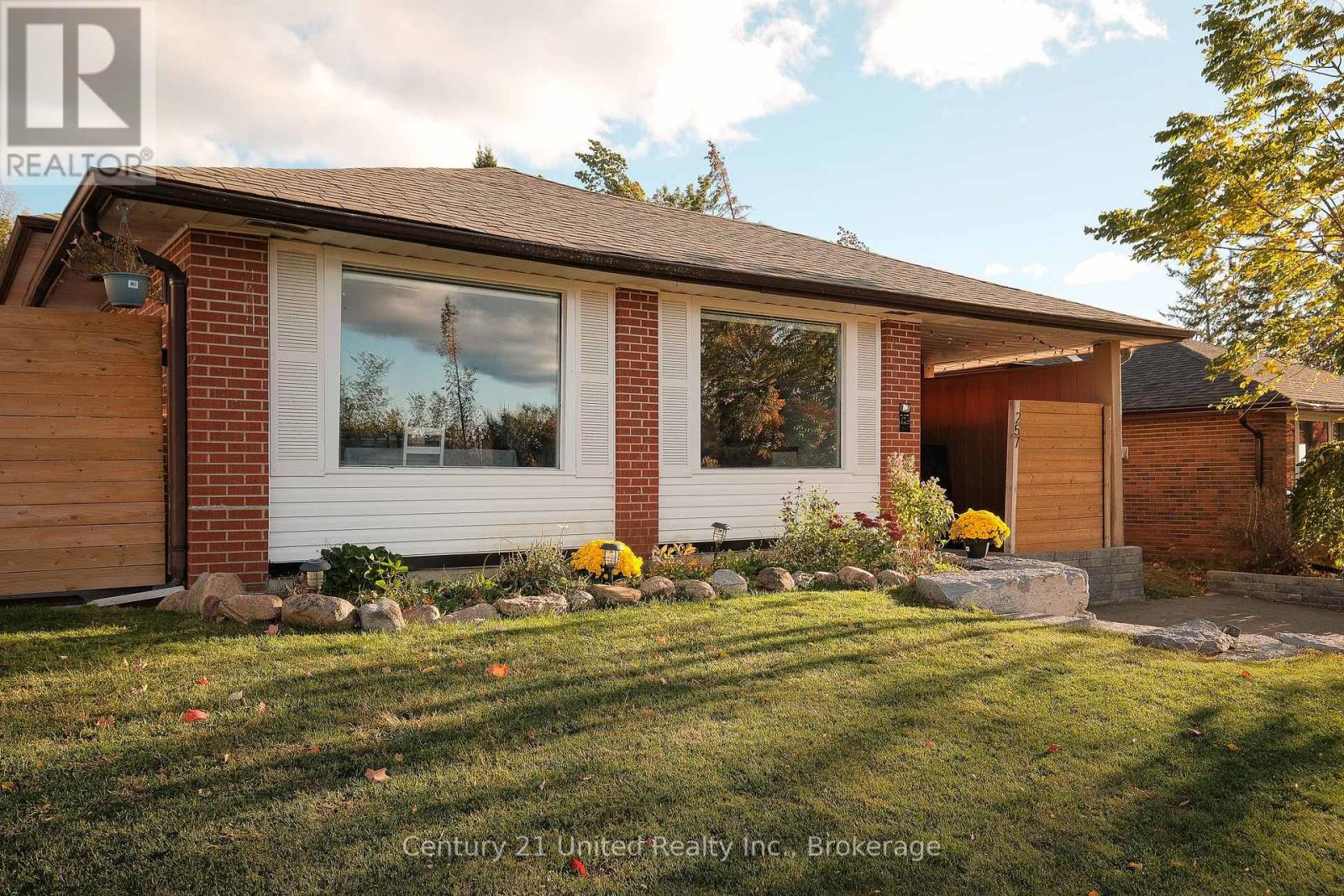 257 Riverview Heights, Peterborough, Ontario  K9J 1A9 - Photo 2 - X13880502