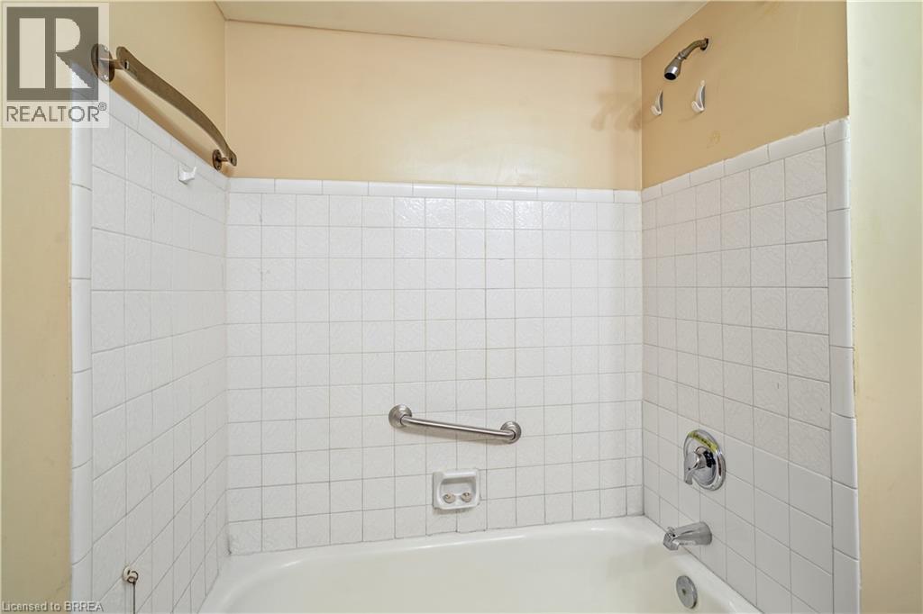 35 Ivanhoe Road, Brantford, Ontario  N3R 6V1 - Photo 28 - 40868927