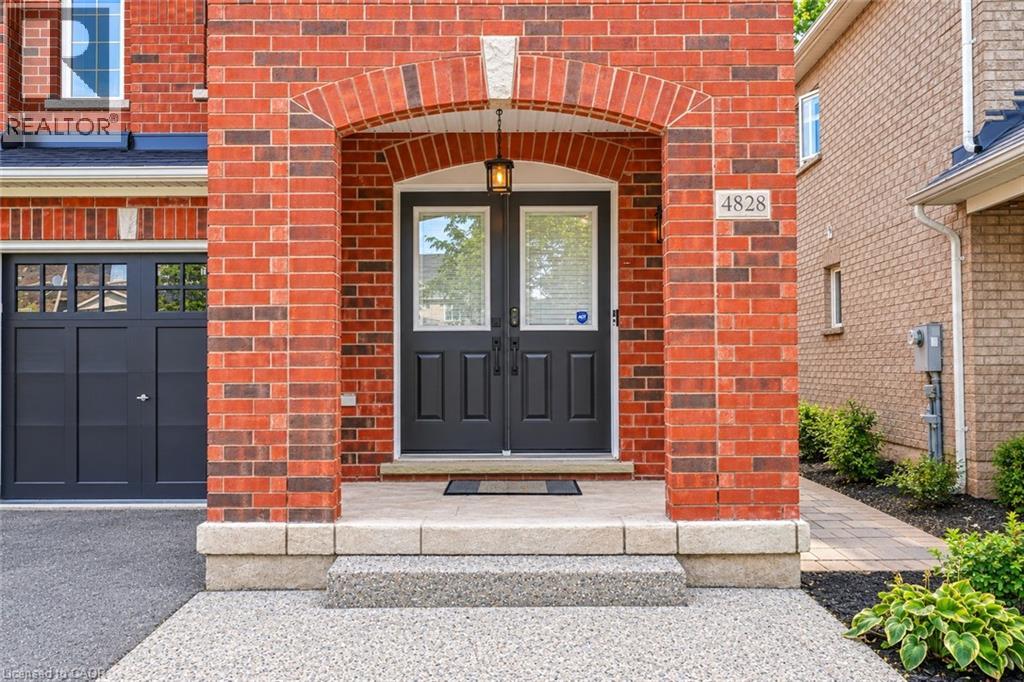 4828 Verdi Street, Burlington, Ontario  L7M 0H7 - Photo 2 - 40865034