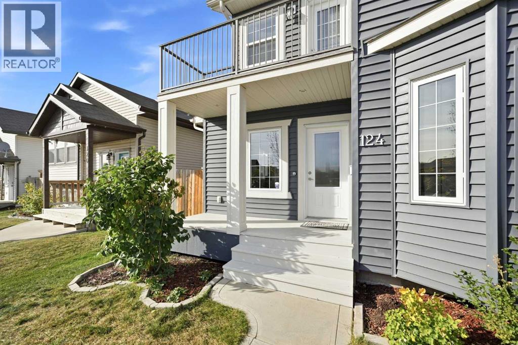 124 Pioneer Way, Blackfalds, Alberta  T4M 0B7 - Photo 3 - A2351282