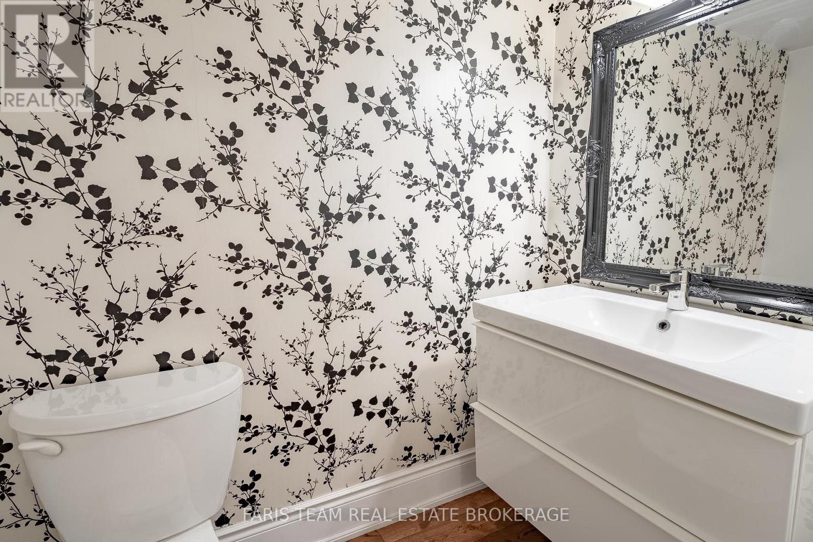 12 Valley View Drive, Springwater, Ontario  L0L 1Y0 - Photo 12 - S13880394