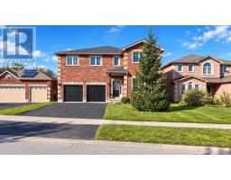 30 SUN KING CRESCENT, Barrie, Ontario