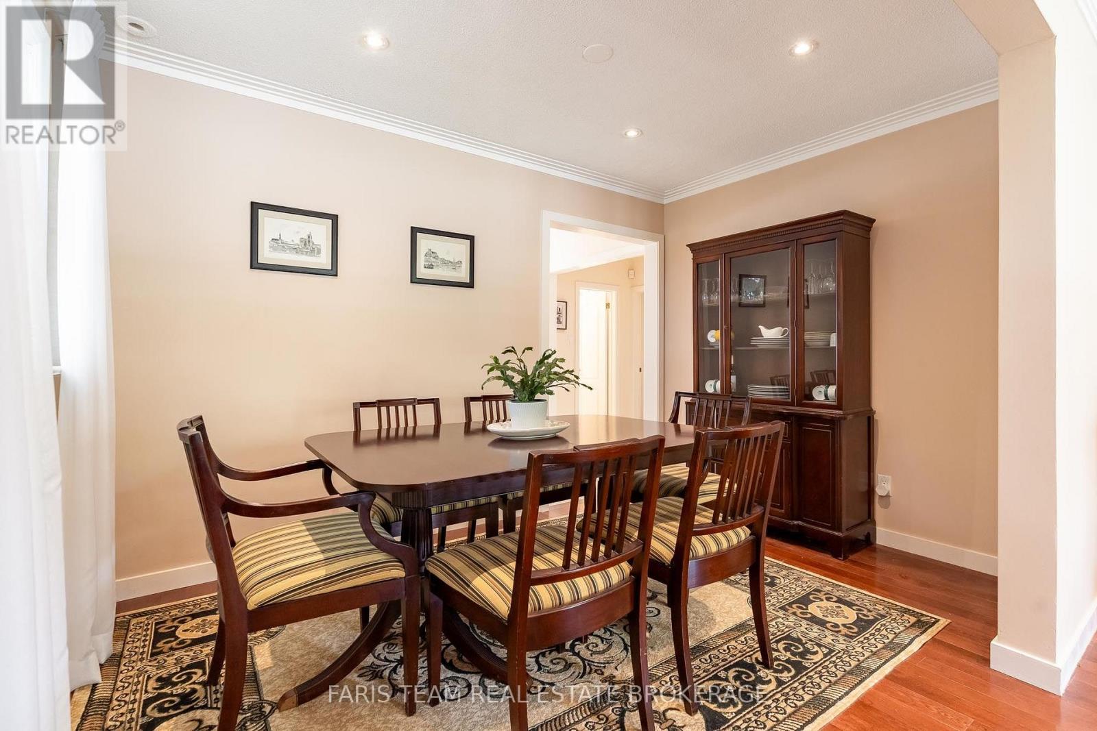 90 Bedford Park Avenue, Richmond Hill, Ontario L4C 2N8 - Photo 11 - N13777280