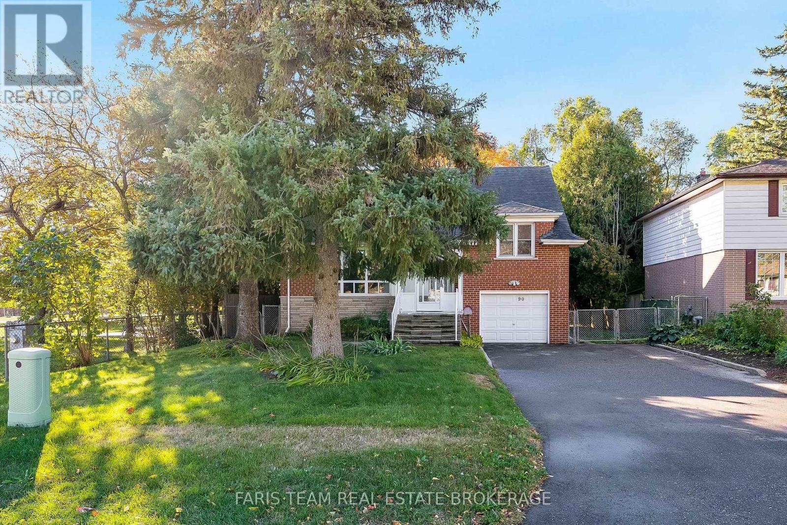 90 Bedford Park Avenue, Richmond Hill, Ontario L4C 2N8 - Photo 3 - N13777280