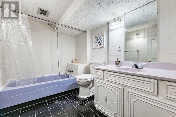 2 Alderbury Crescent, Brampton, Ontario  L6T 1P6 - Photo 35 - W13878884