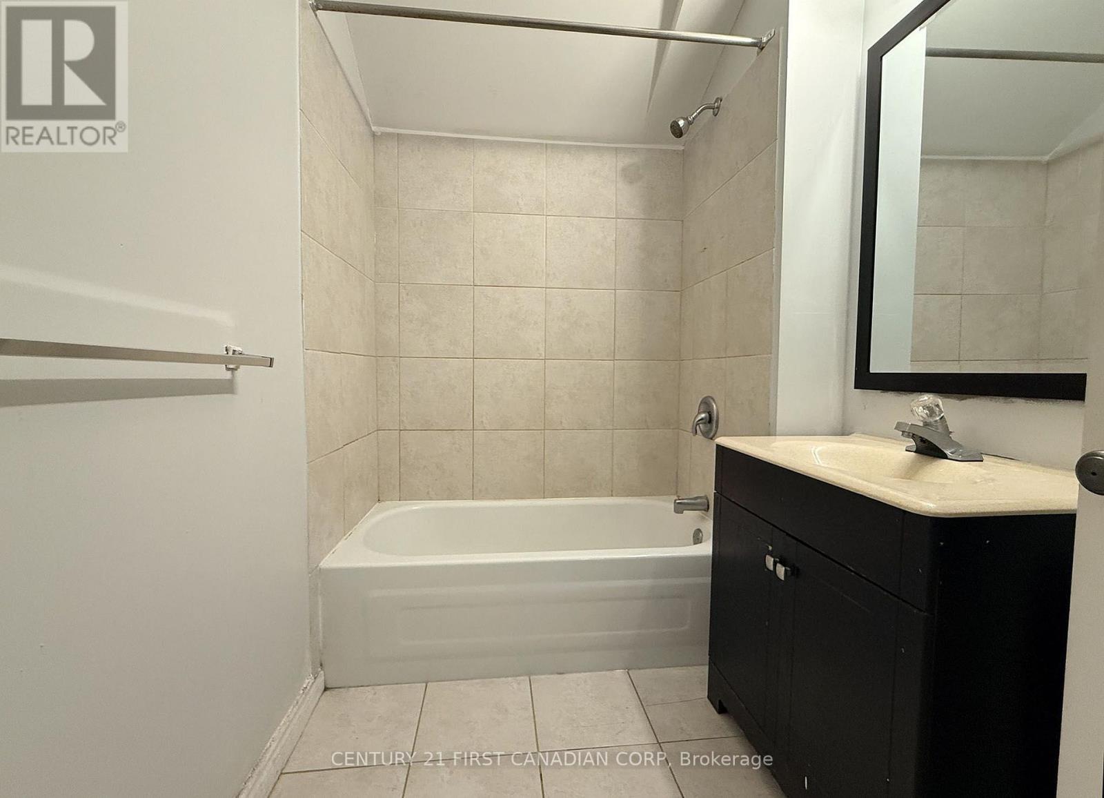 4 - 1 Waverley Place, London East, Ontario  N6B 2C3 - Photo 10 - X13720042