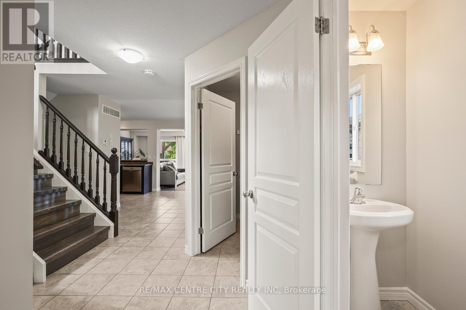 2296 Yellowbirch Way, London North, Ontario  N6G 0L3 - Photo 6 - X13880026