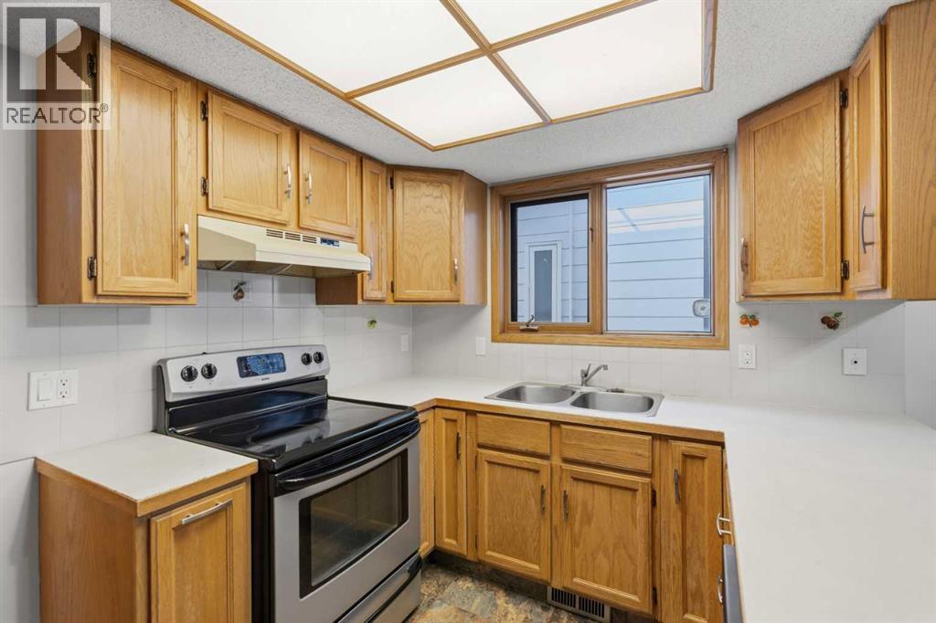 60 Sundown Way Se, Calgary, Alberta  T2X 3B6 - Photo 10 - A2348923