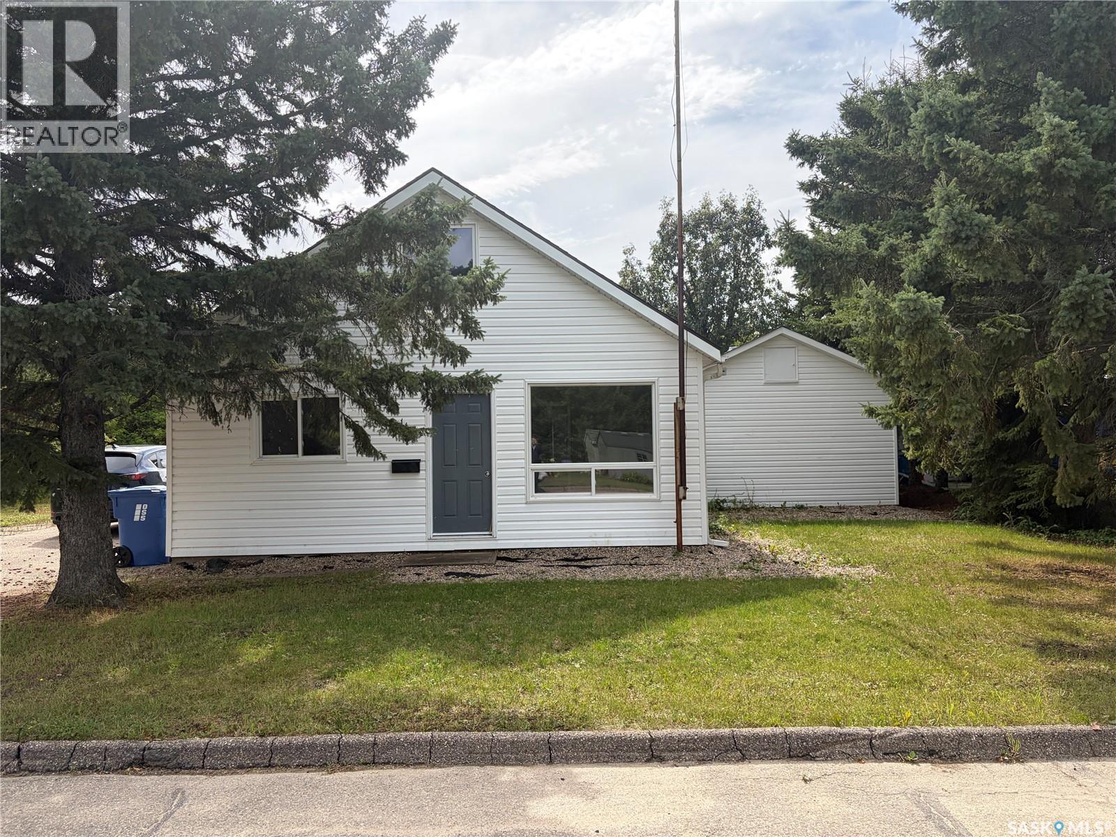 113 3rd Avenue Ne, Ituna, Saskatchewan  S0A 1N0 - Photo 1 - SK050767