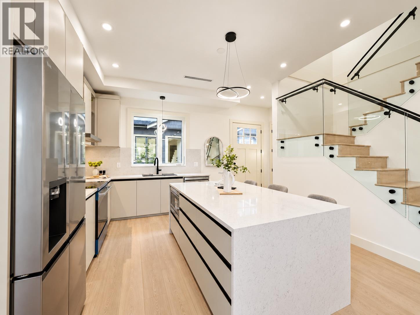 2 6555 CARNEGIE STREET, Burnaby, British Columbia