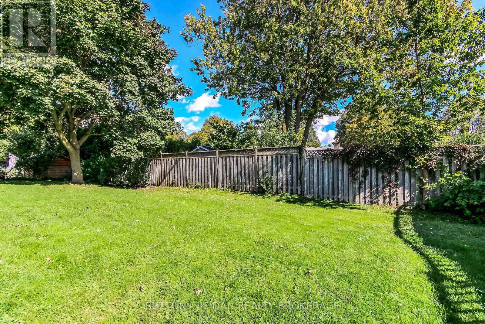 28 Country Club Lane, London South, Ontario  N6C 5R8 - Photo 21 - X13880678