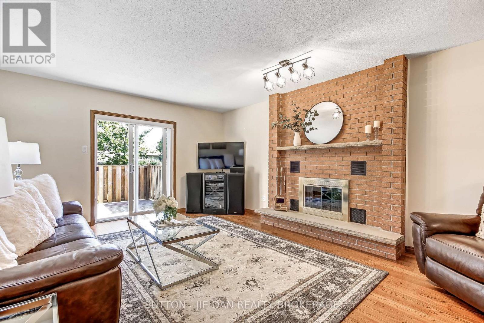 28 Country Club Lane, London South, Ontario  N6C 5R8 - Photo 6 - X13880678