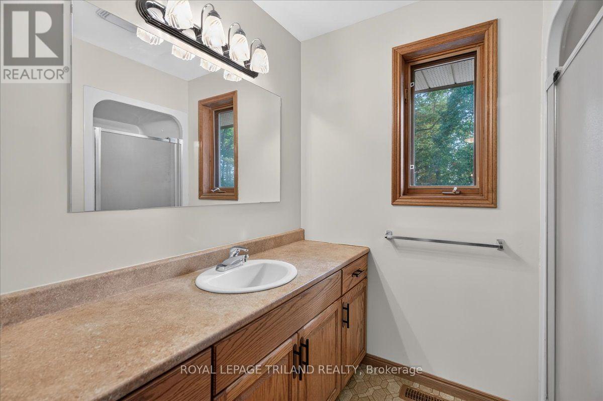 22775 Dogwood Road, Southwest Middlesex, Ontario  N0L 1Z0 - Photo 23 - X13880758