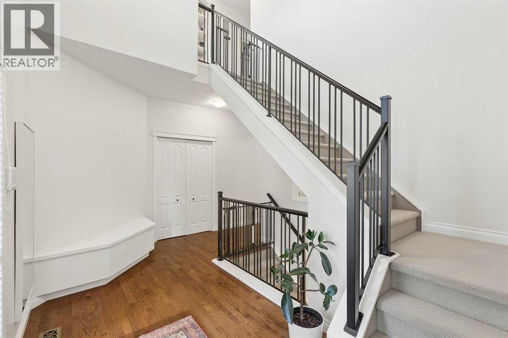 270 Cougar Ridge Drive SW, Calgary, Alberta  T3H 5S6 - Photo 6 - A2350846