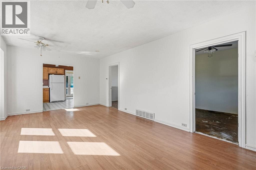 132 Grass Avenue, St. Catharines, Ontario  L2R 1T4 - Photo 8 - 40868054