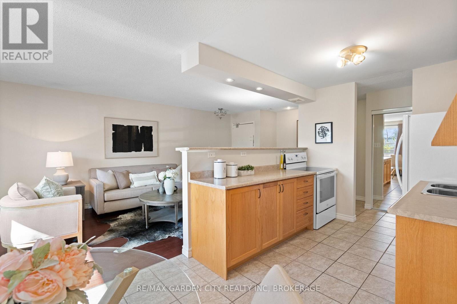 211 - 264 Oakdale Avenue, St. Catharines, Ontario  L2P 2K4 - Photo 11 - X13880694