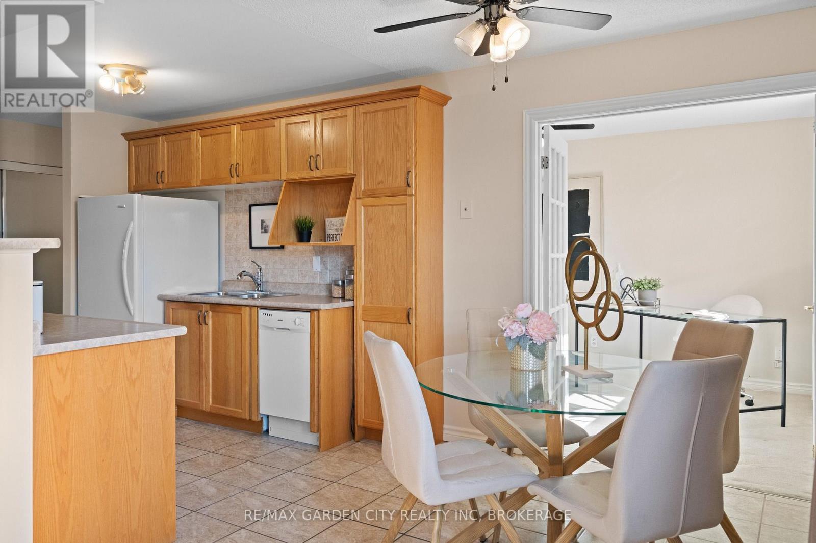 211 - 264 Oakdale Avenue, St. Catharines, Ontario  L2P 2K4 - Photo 13 - X13880694