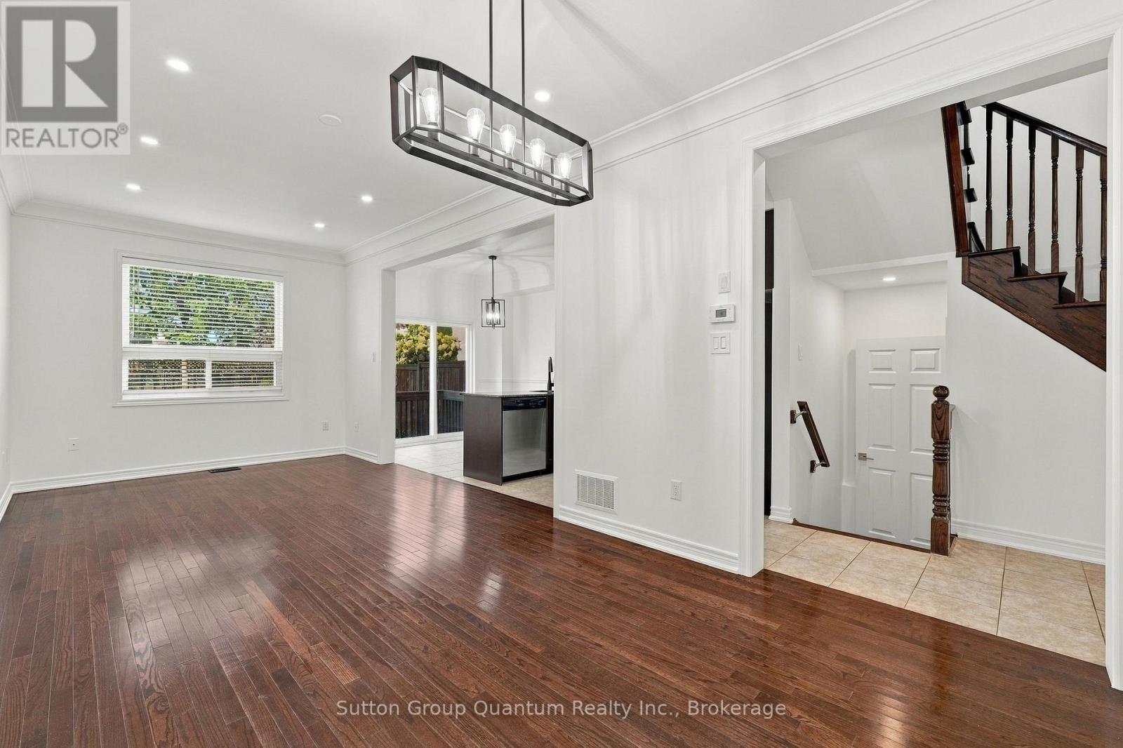 2435 Montagne Avenue, Oakville, Ontario  L6M 0J4 - Photo 9 - W13880666