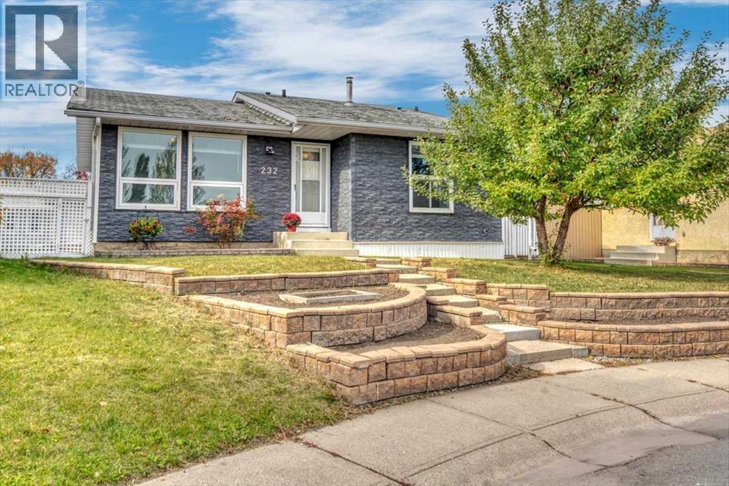 232 Madeira Place NE, Calgary, Alberta