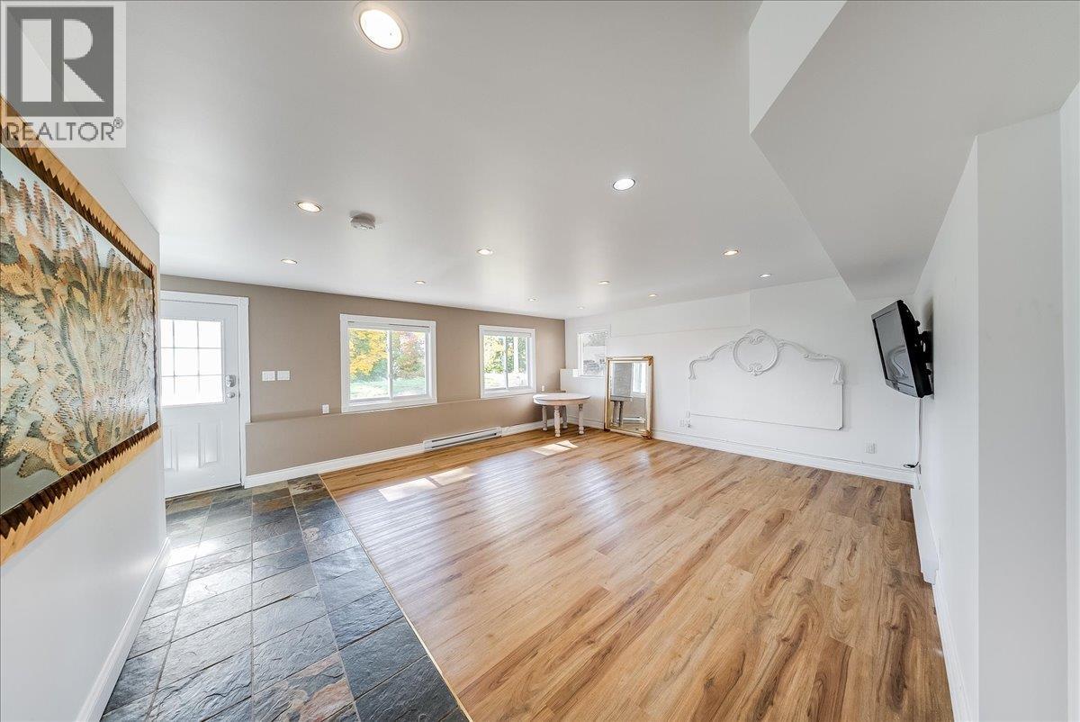 1860 Planer Crescent, Rossland, British Columbia  V0G 1Y0 - Photo 61 - 10403211