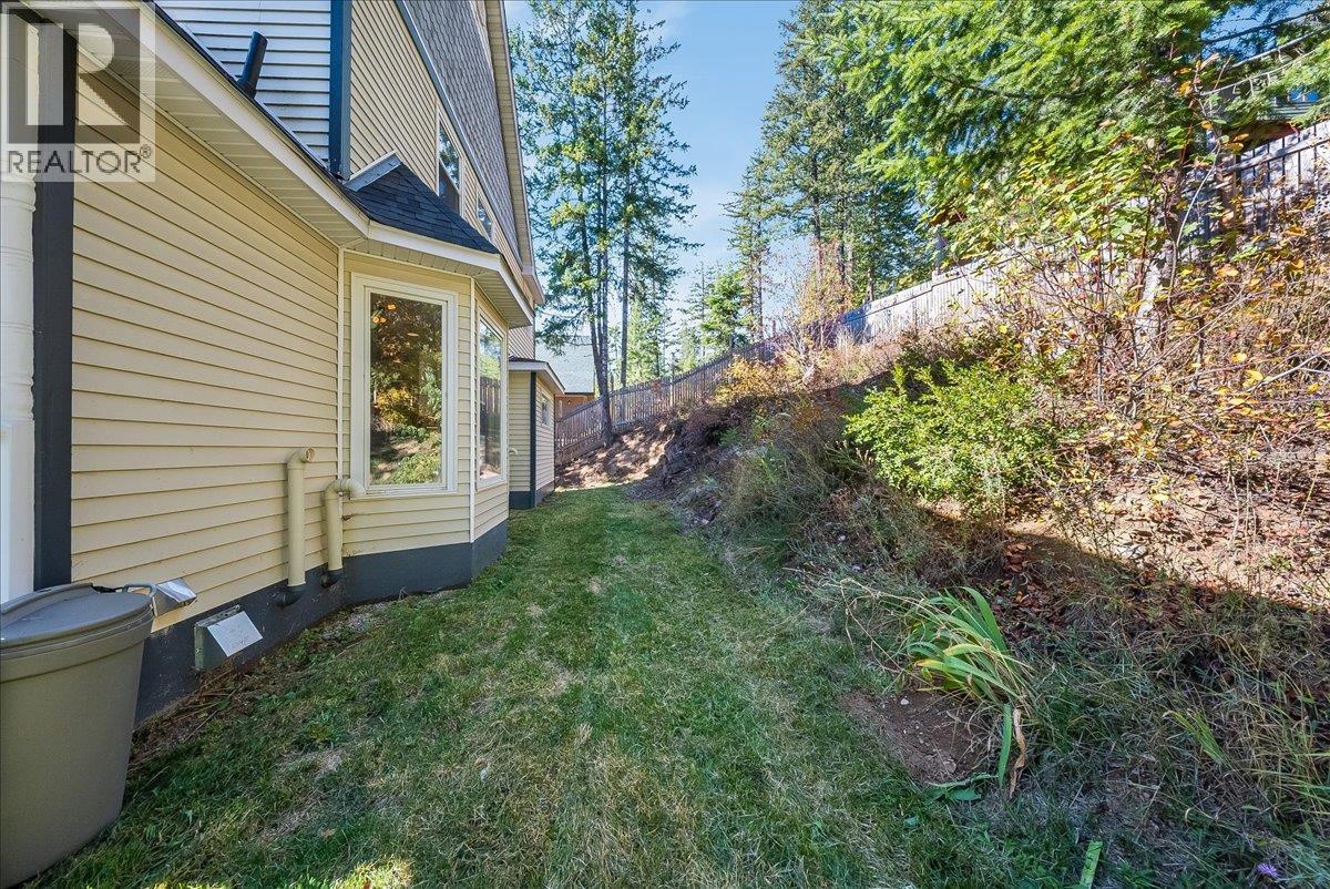 1860 Planer Crescent, Rossland, British Columbia  V0G 1Y0 - Photo 76 - 10403211