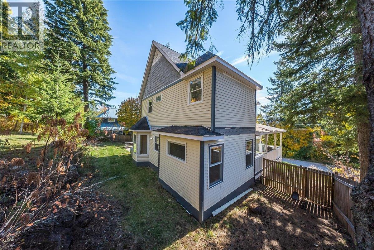1860 Planer Crescent, Rossland, British Columbia  V0G 1Y0 - Photo 77 - 10403211