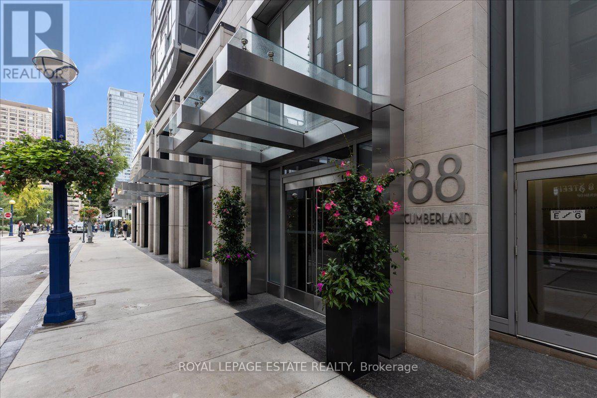 1201 - 88 Cumberland Street, Toronto, Ontario  M5R 0C8 - Photo 2 - C13880760