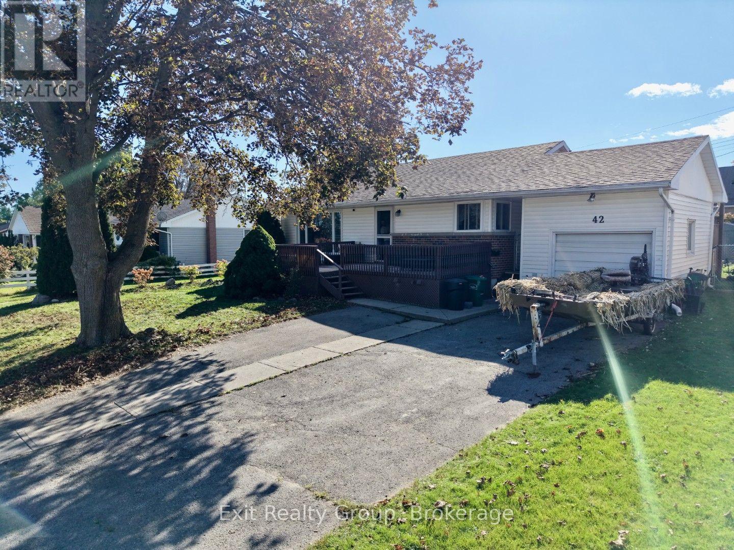 42 Third Avenue, Quinte West, Ontario  K8V 5N2 - Photo 1 - X13880576