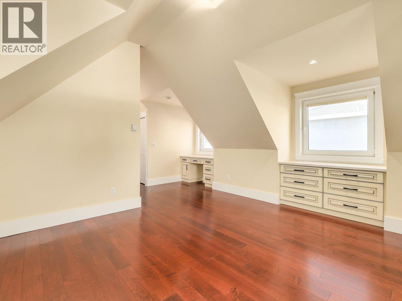 6296 Aubrey Street, Burnaby, British Columbia  V5B 2E1 - Photo 24 - R3173809