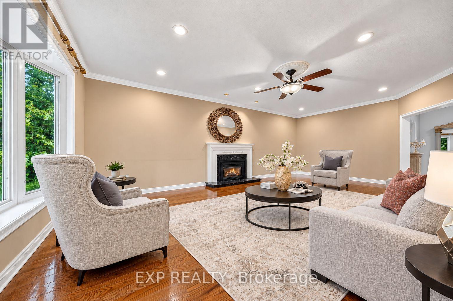 2 Shallmar Gardens, Richmond Hill, Ontario  L4B 3G4 - Photo 12 - N13880650