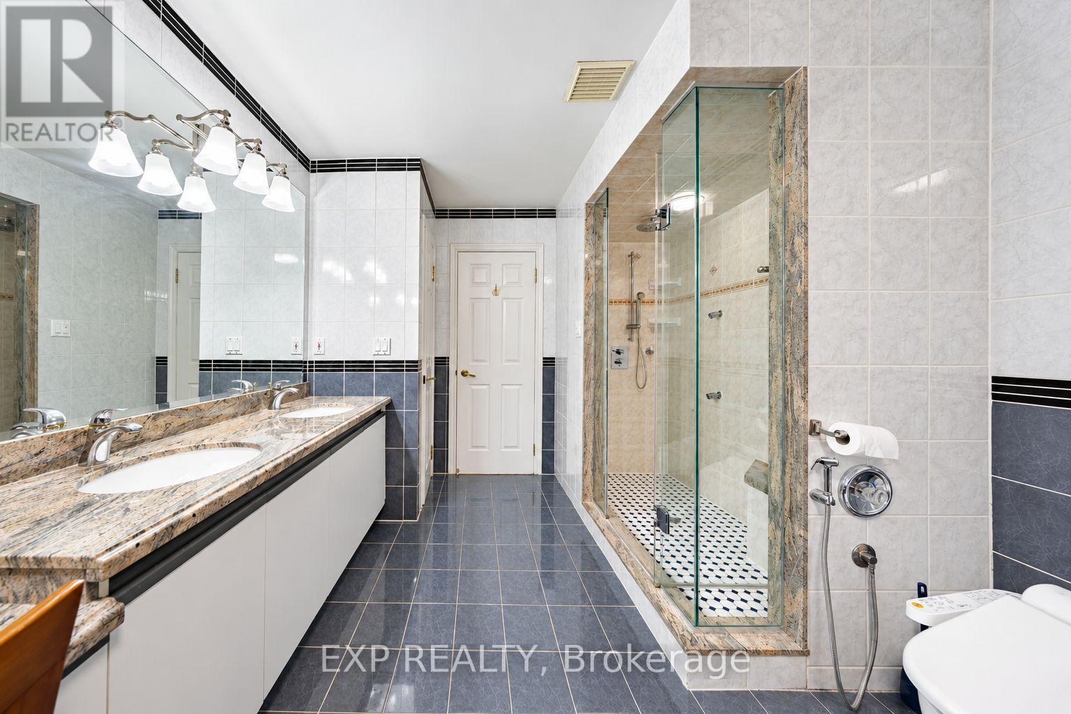 2 Shallmar Gardens, Richmond Hill, Ontario  L4B 3G4 - Photo 26 - N13880650