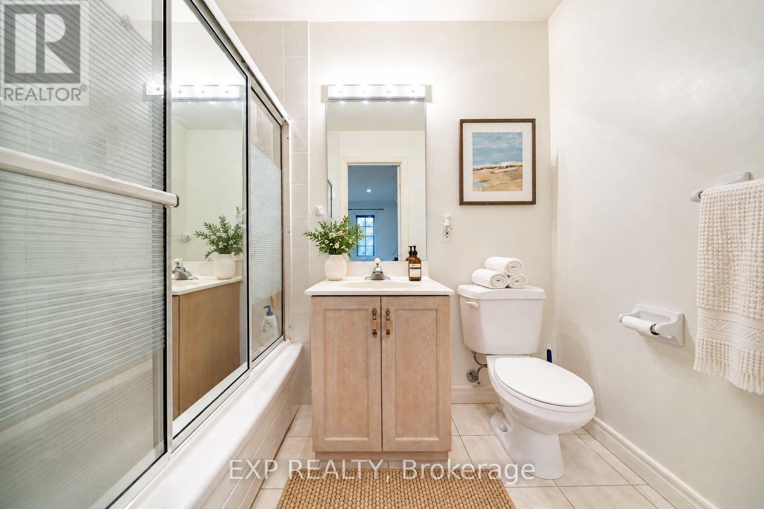 2 Shallmar Gardens, Richmond Hill, Ontario  L4B 3G4 - Photo 31 - N13880650