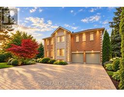 2 SHALLMAR GARDENS, Richmond Hill, Ontario