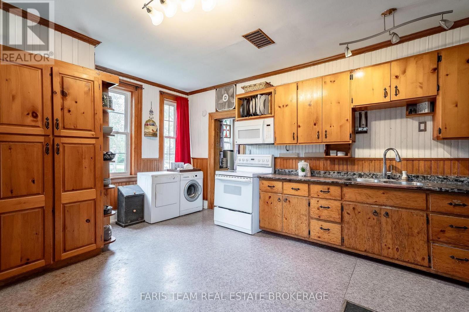 10 Eplett Street, Severn (Coldwater), Ontario  L0K 1E0 - Photo 5 - S13880548