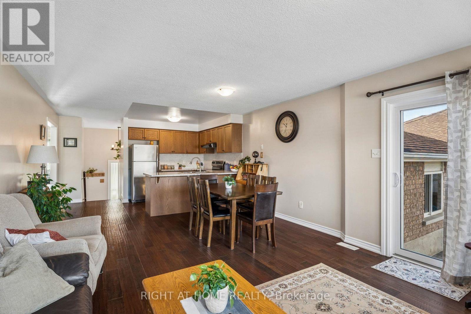 12 Player Drive, Barrie (East Bayfield), Ontario  L4M 6W1 - Photo 12 - S13880660