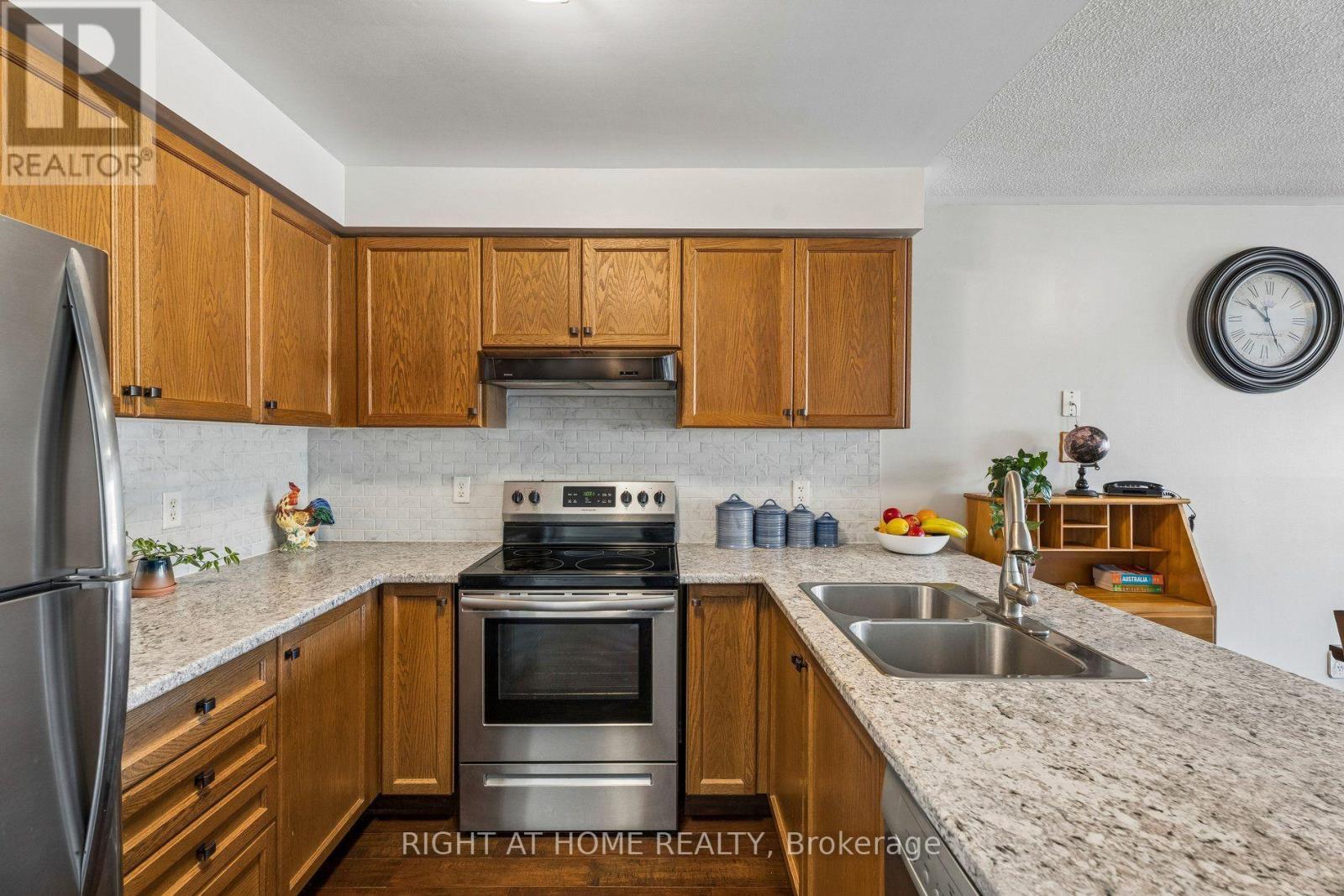 12 Player Drive, Barrie (East Bayfield), Ontario  L4M 6W1 - Photo 13 - S13880660