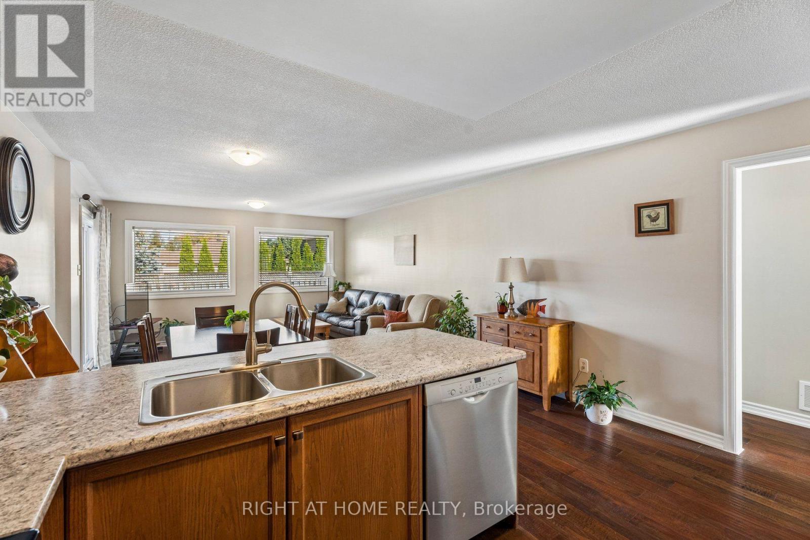 12 Player Drive, Barrie (East Bayfield), Ontario  L4M 6W1 - Photo 15 - S13880660